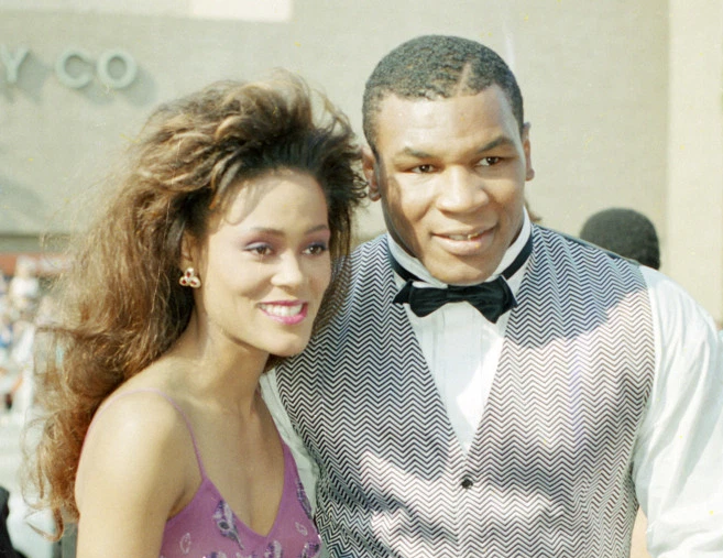 vo cu Mike Tyson tung ngu voi Brad Pitt anh 1