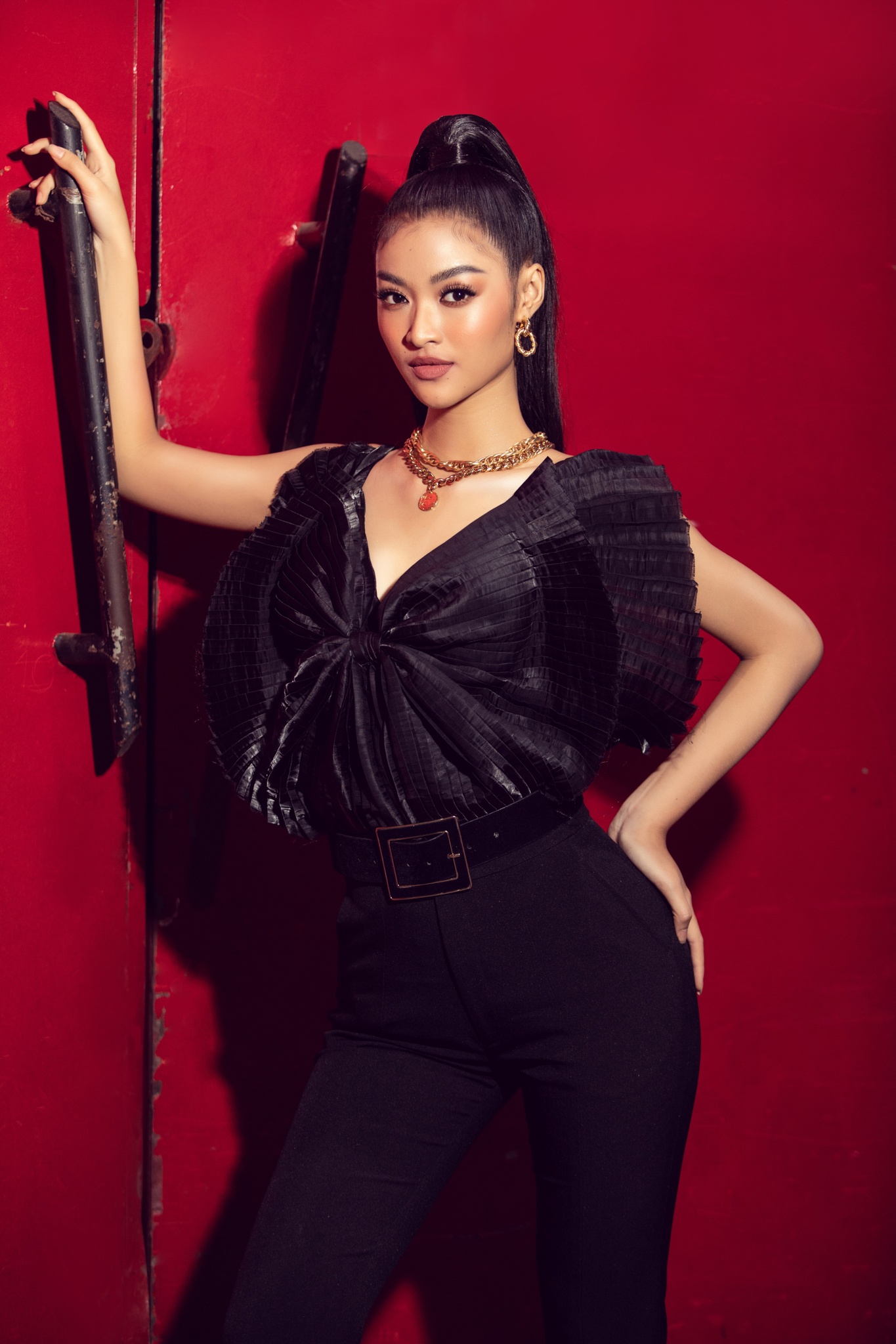 a hau kieu loan bi ga gam anh 2