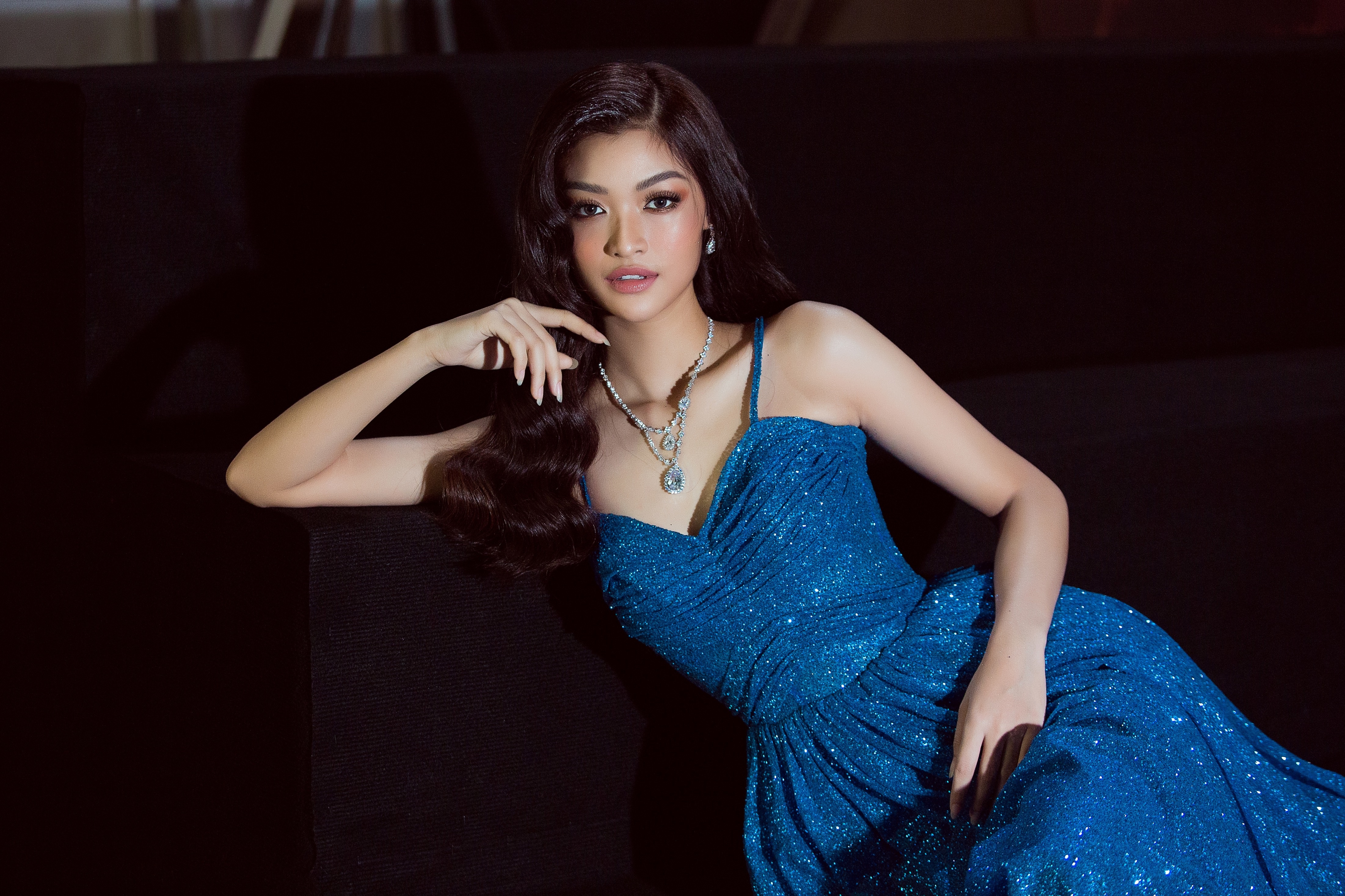 a hau kieu loan bi ga gam anh 1