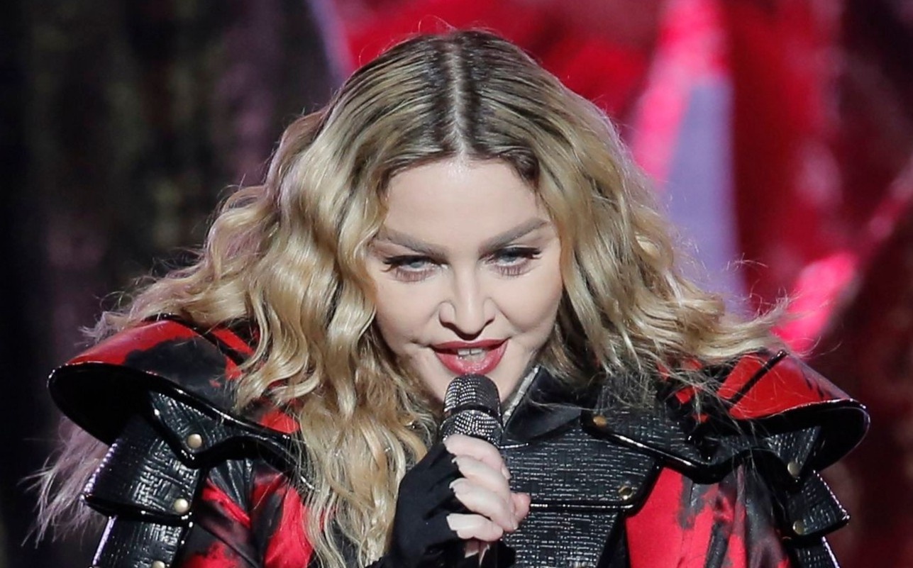 Madonna duong tinh voi khang the nCoV hinh anh