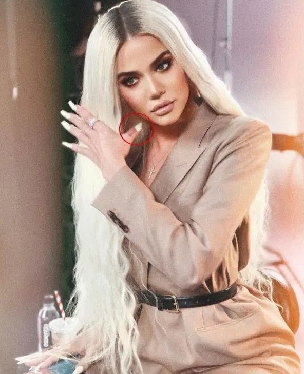 chị em kim kardashian chỉnh ảnh quá đà ảnh 8 chi em kim kardashian chinh anh qua da anh 8