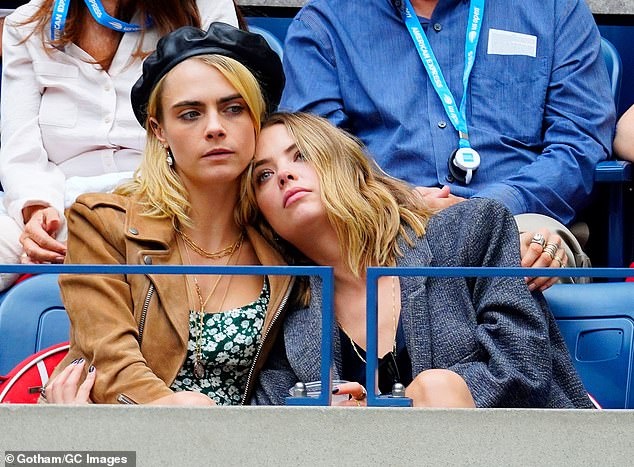 Cara Delevingne chia tay ban gai anh 1