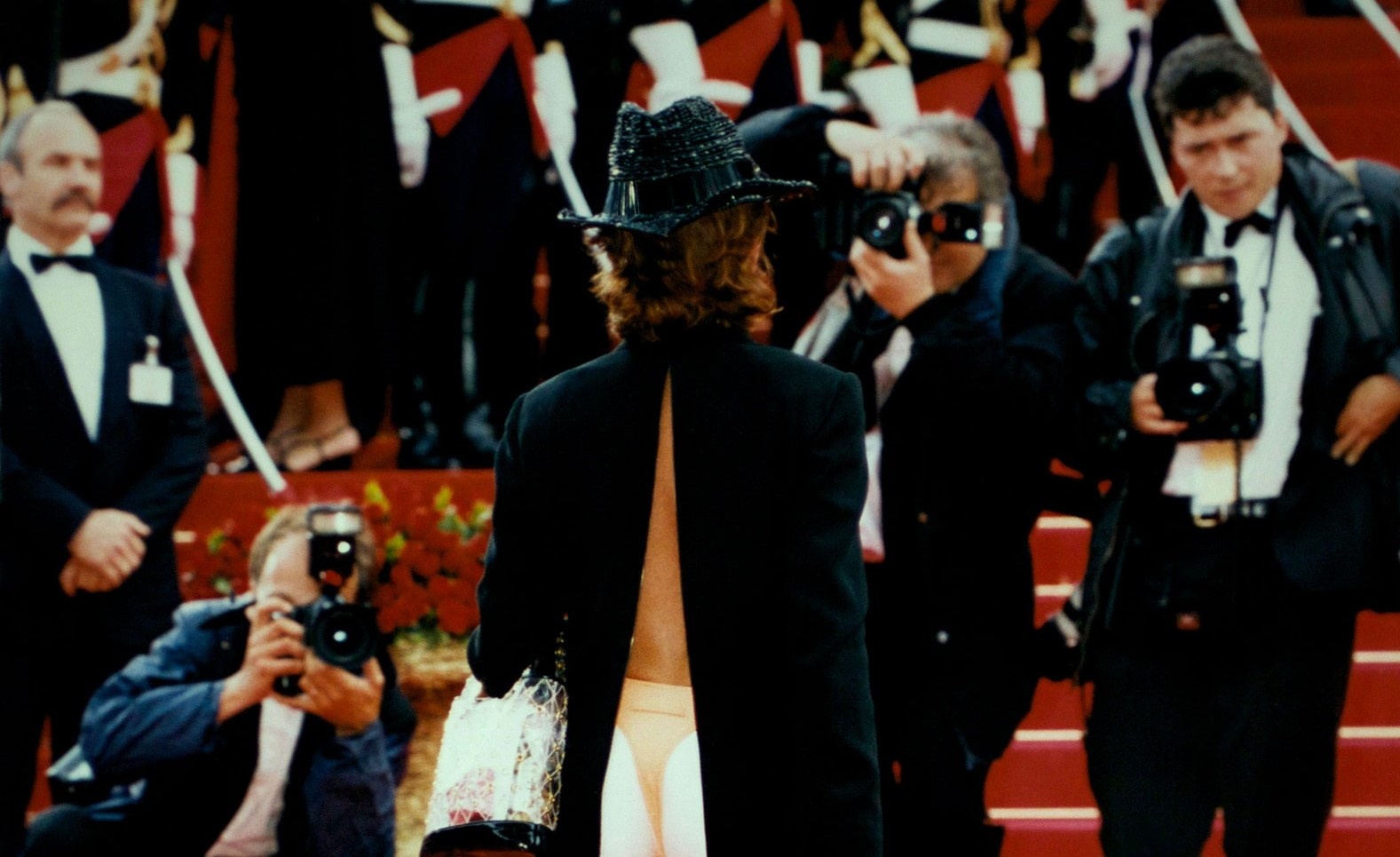 sao nu khoe than tai LHP Cannes anh 3