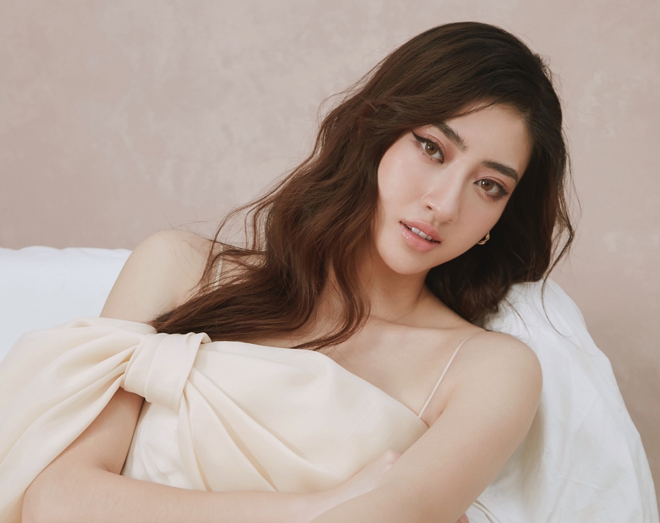 luong thuy linh anh 4