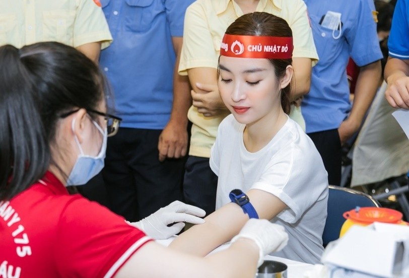 Hoa hau Do My Linh, Tieu Vy di hien mau o Dong Nai hinh anh