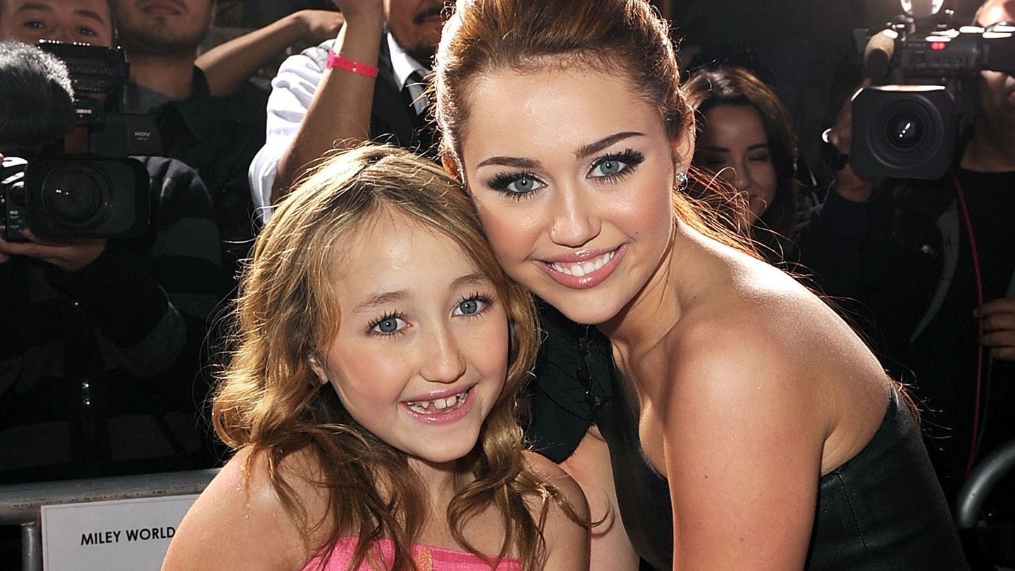 Noah Cyrus - nu ca si 10 nam chiu ton thuong vi la em gai Miley hinh anh