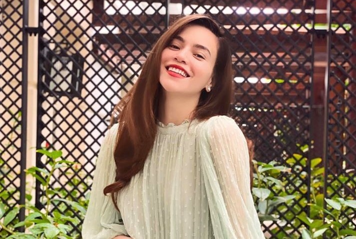 Nghe si Viet hanh phuc khi mang song thai nam 2020 hinh anh