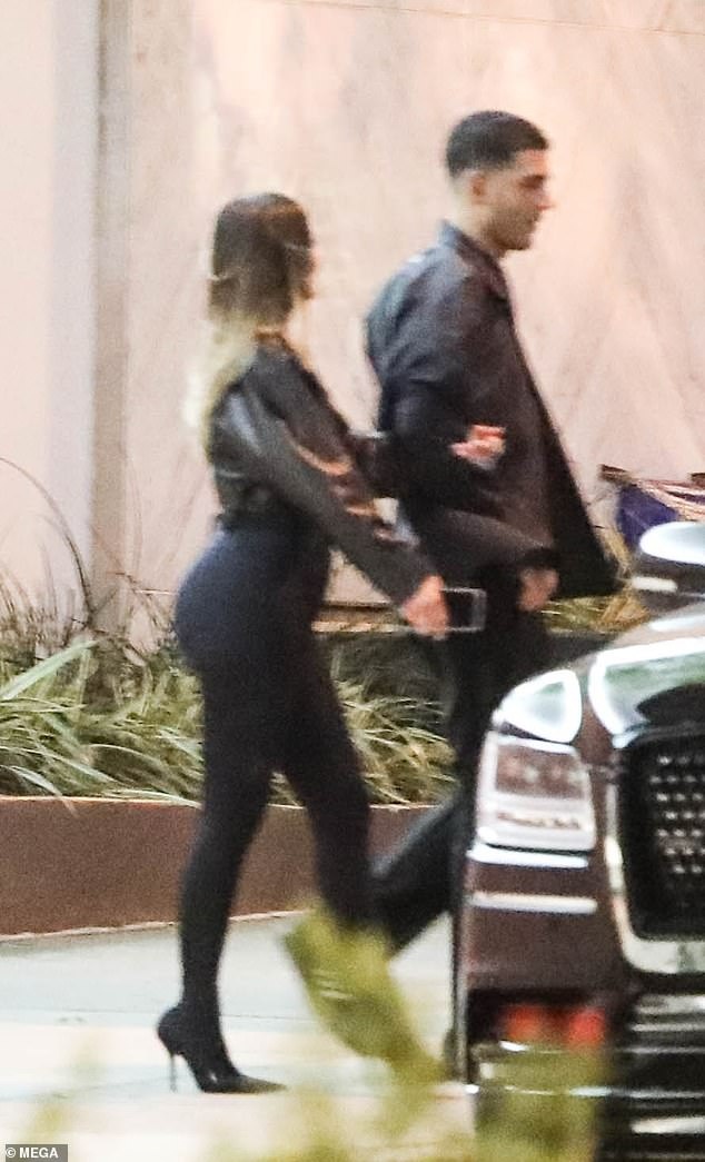 kylie jenner tiec tung thau dem anh 2