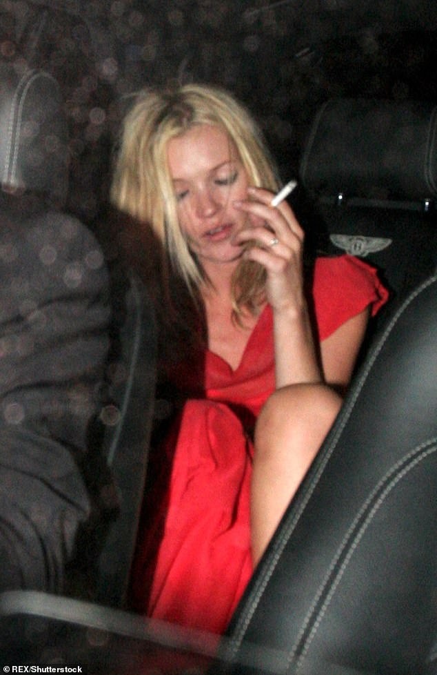 sieu mau kate moss cai nghien ruou anh 1