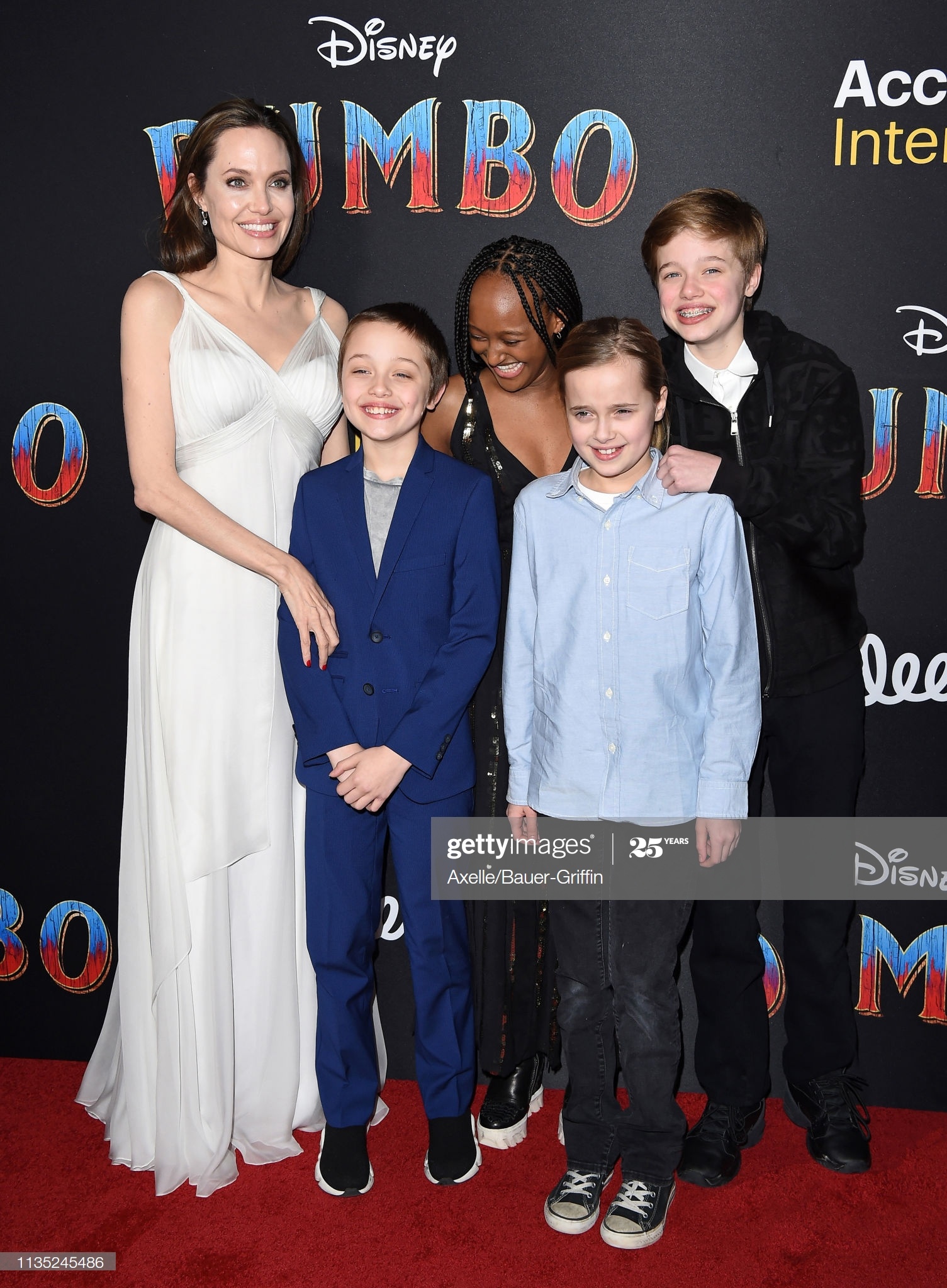 cap song sinh cua angelina jolie anh 7