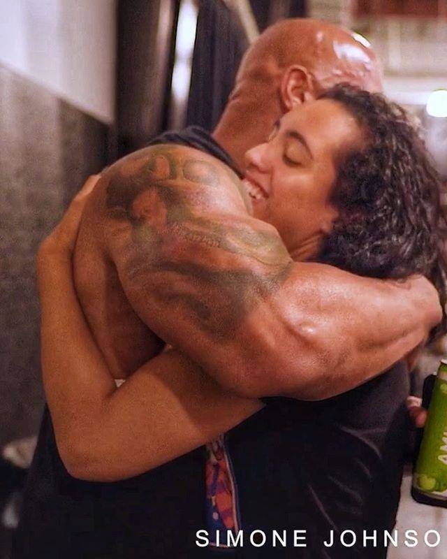 khoanh khac doi thuong cua the rock anh 9