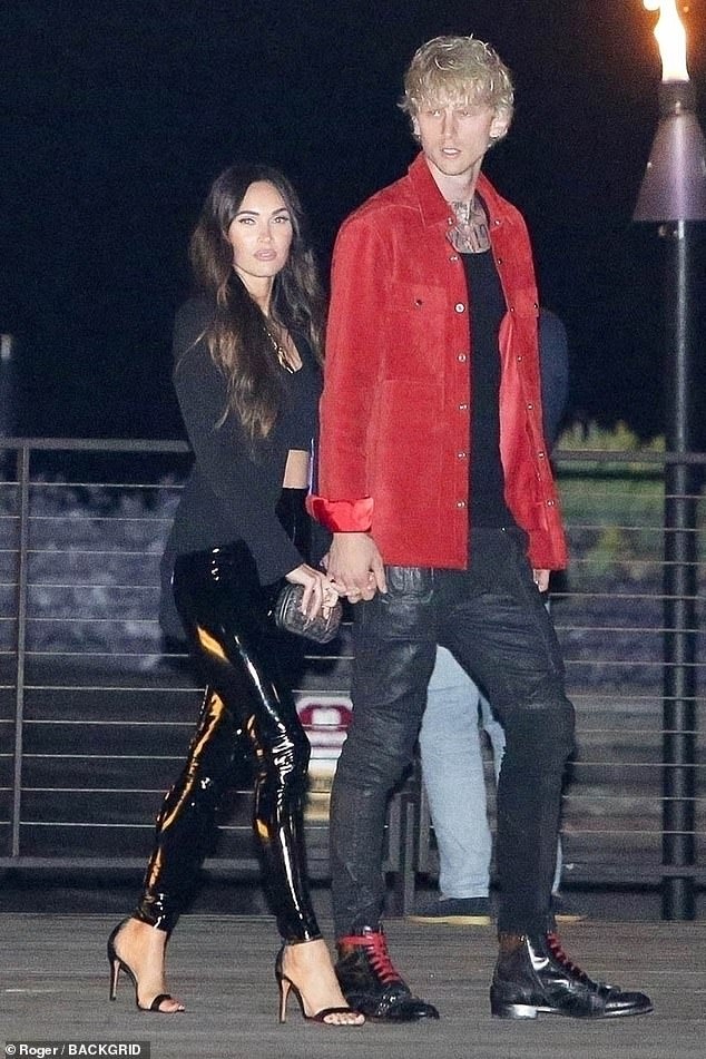 Megan Fox hẹn hò tình trẻ ảnh 1 Megan Fox hen ho tinh tre anh 1