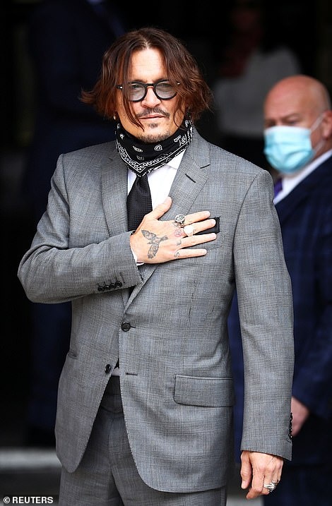 amber heard đánh johnny depp ảnh 1 amber heard danh johnny depp anh 1