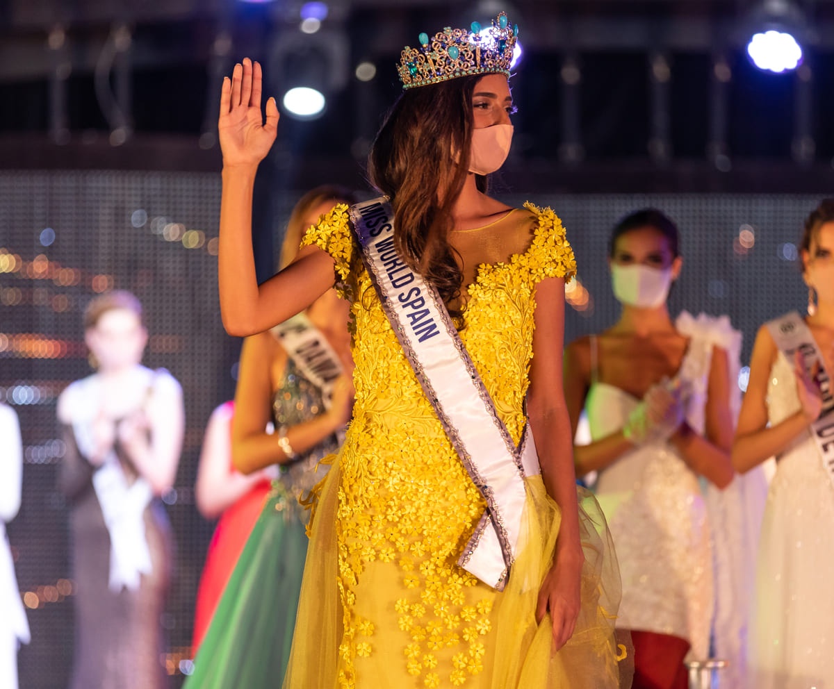 hoa hau mang khau trang dang quang anh 2