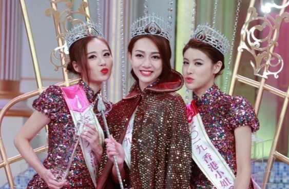 Nhieu dau truong nhan sac bi huy, thi sinh phai du thi online hinh anh