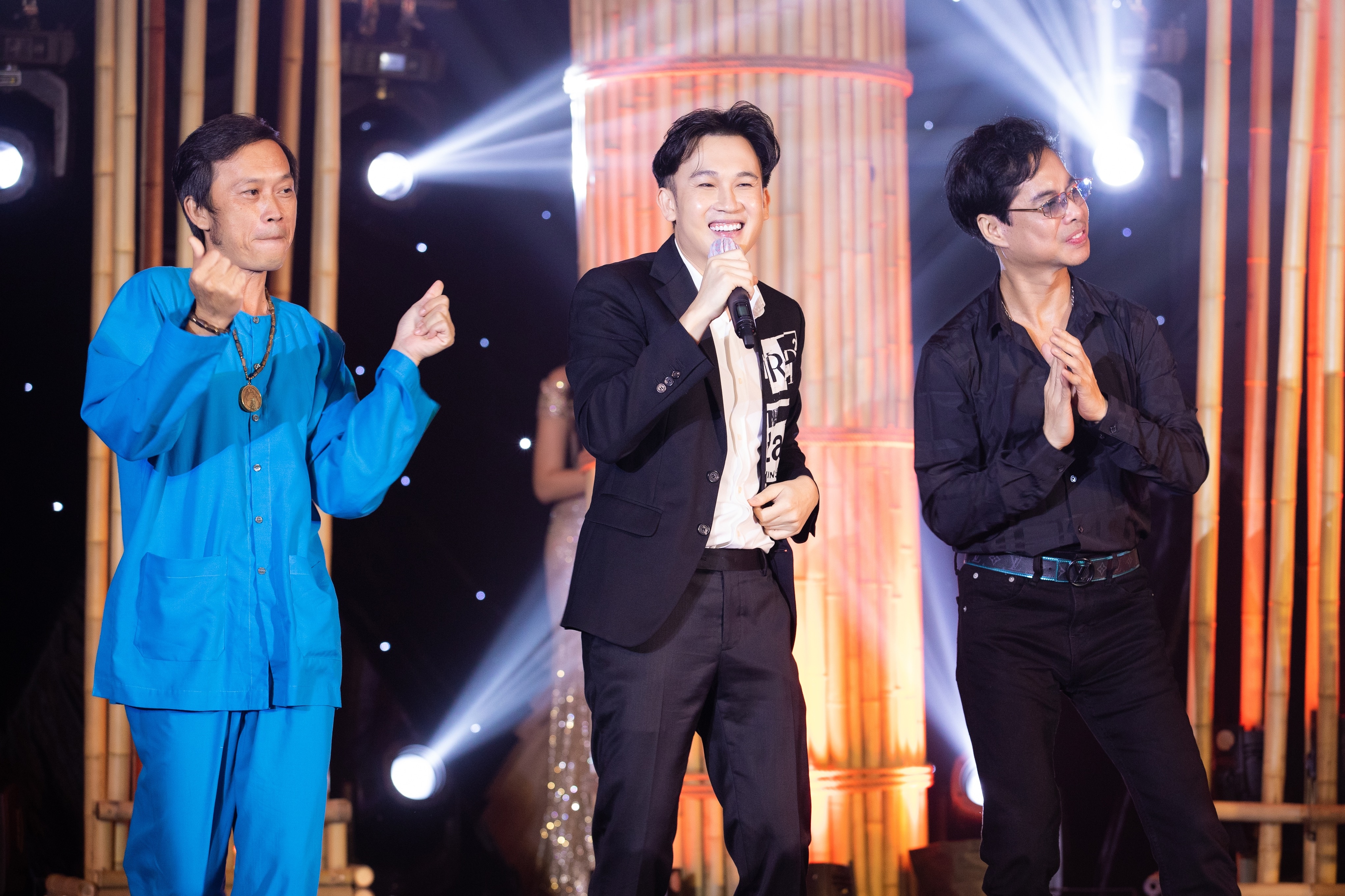 Hoai Linh nhay hip hop trong dem nhac ung ho Da Nang hinh anh