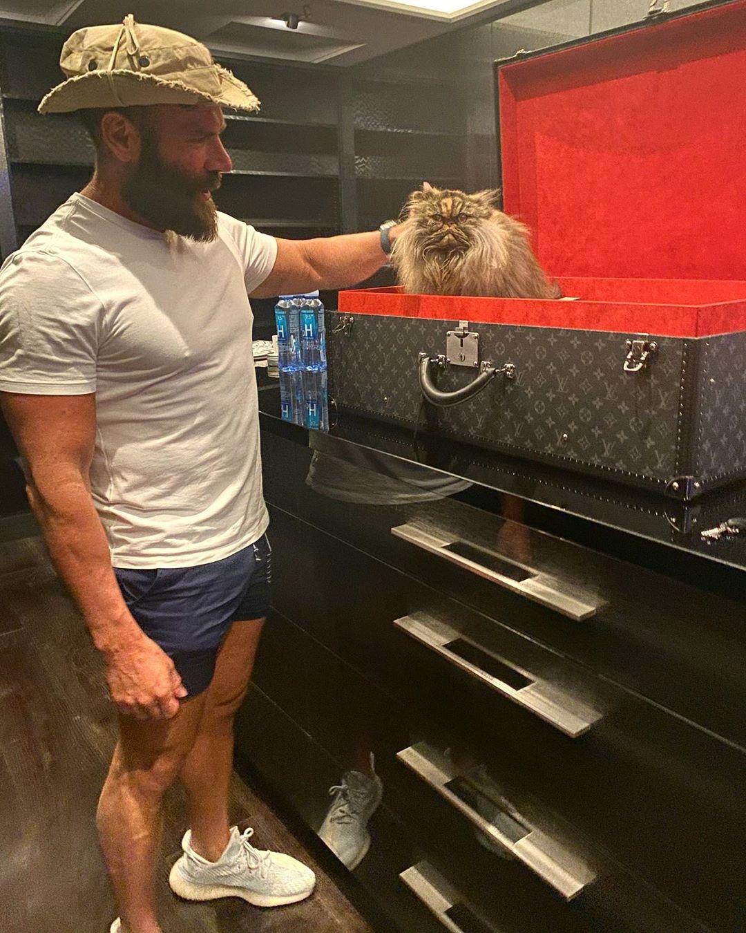 vua mạng xã hội Dan Bilzerian ảnh 11 vua mang xa hoi Dan Bilzerian anh 11