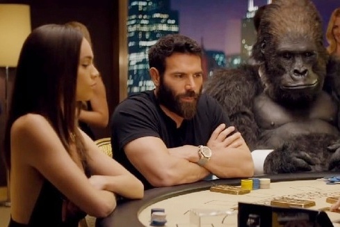 Ngoi sao mang xa hoi Dan Bilzerian gio ra sao? hinh anh