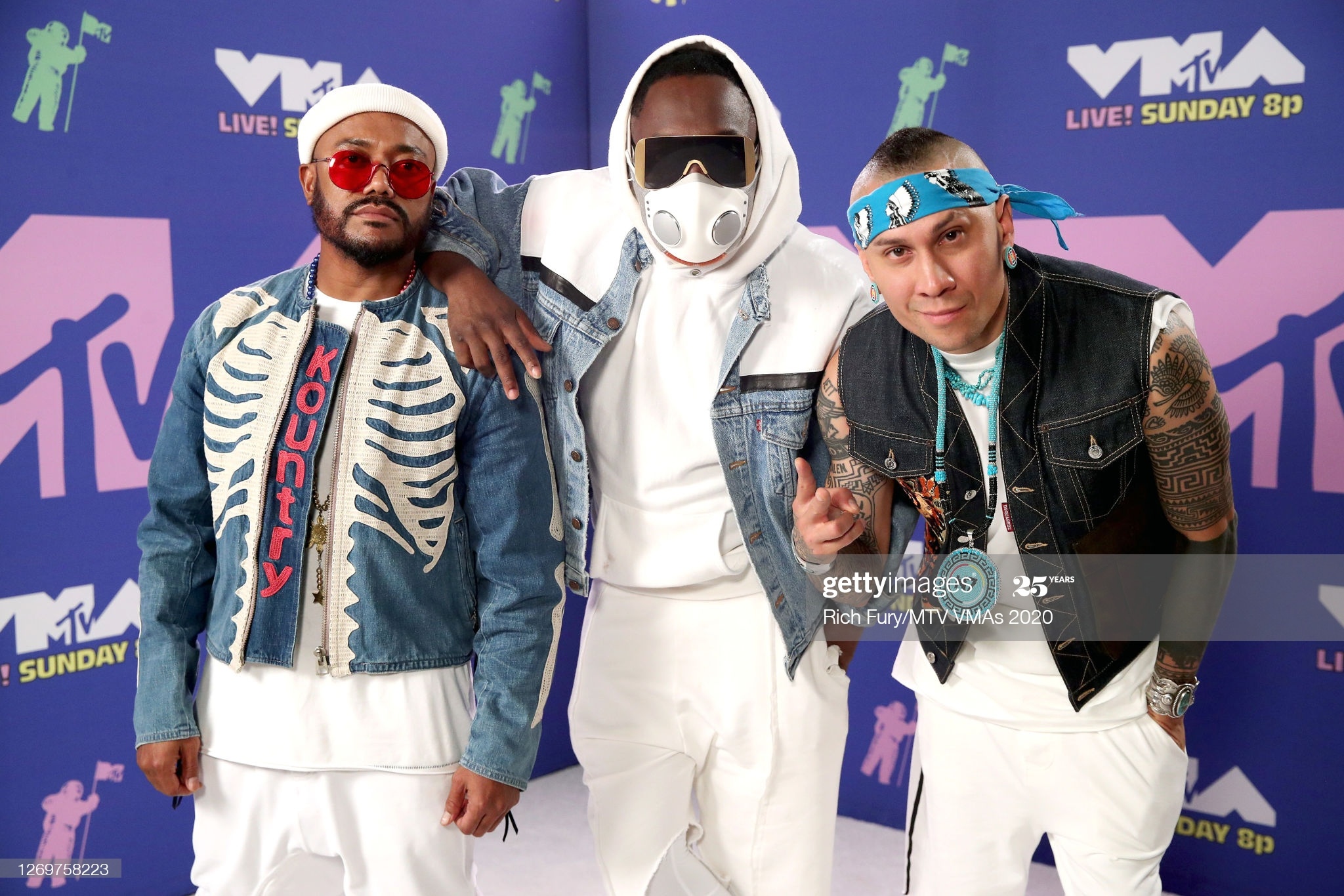 miley cyrus mac xuyen thau anh 14