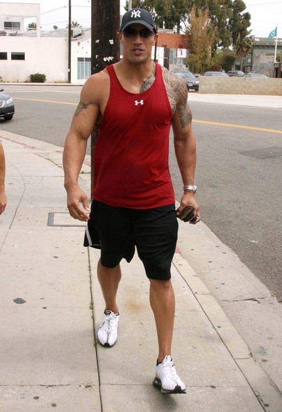 the rock nhiem ncov anh 5