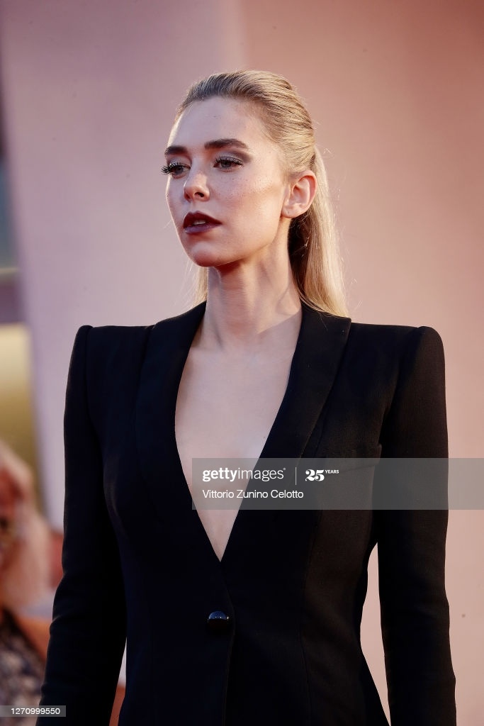 sao nữ mặc phản cảm ảnh 4 sao nu mac phan cam anh 4