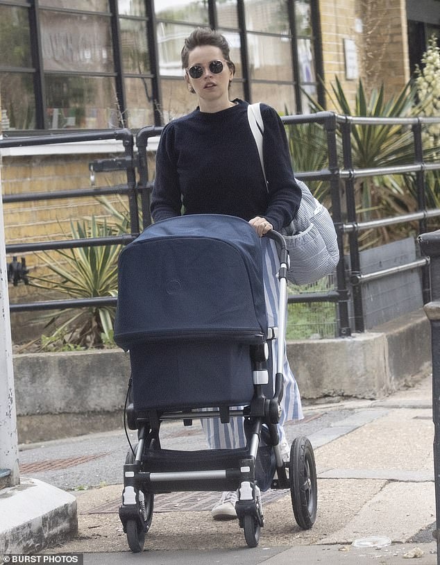 Felicity Jones sinh con ảnh 1 Felicity Jones sinh con anh 1