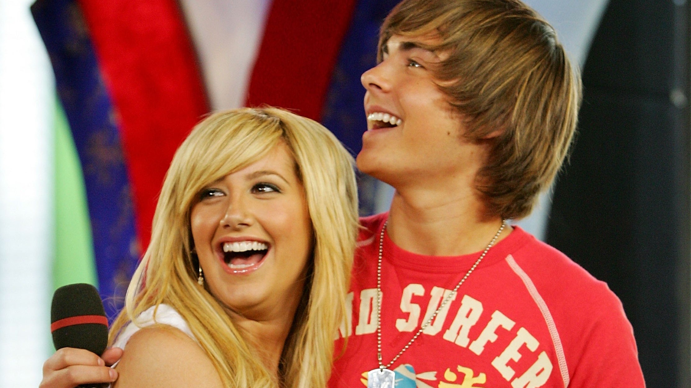 Ashley Tisdale mang thai con dau long hinh anh