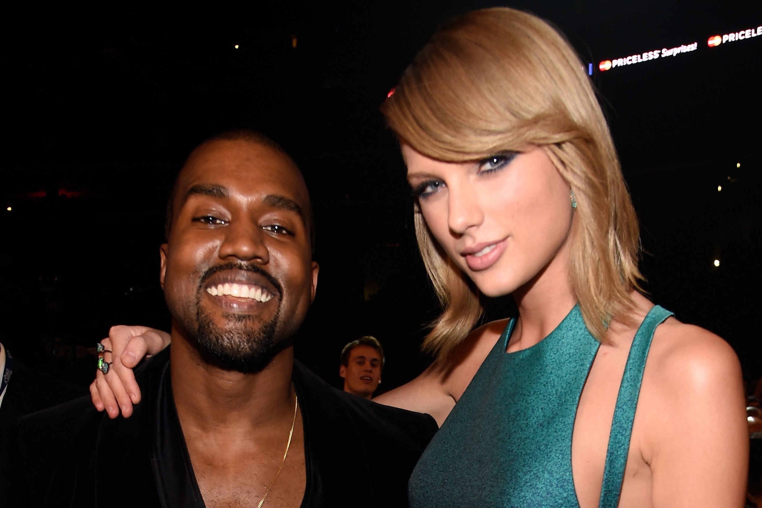 Taylor Swift va  Kanye West anh 1