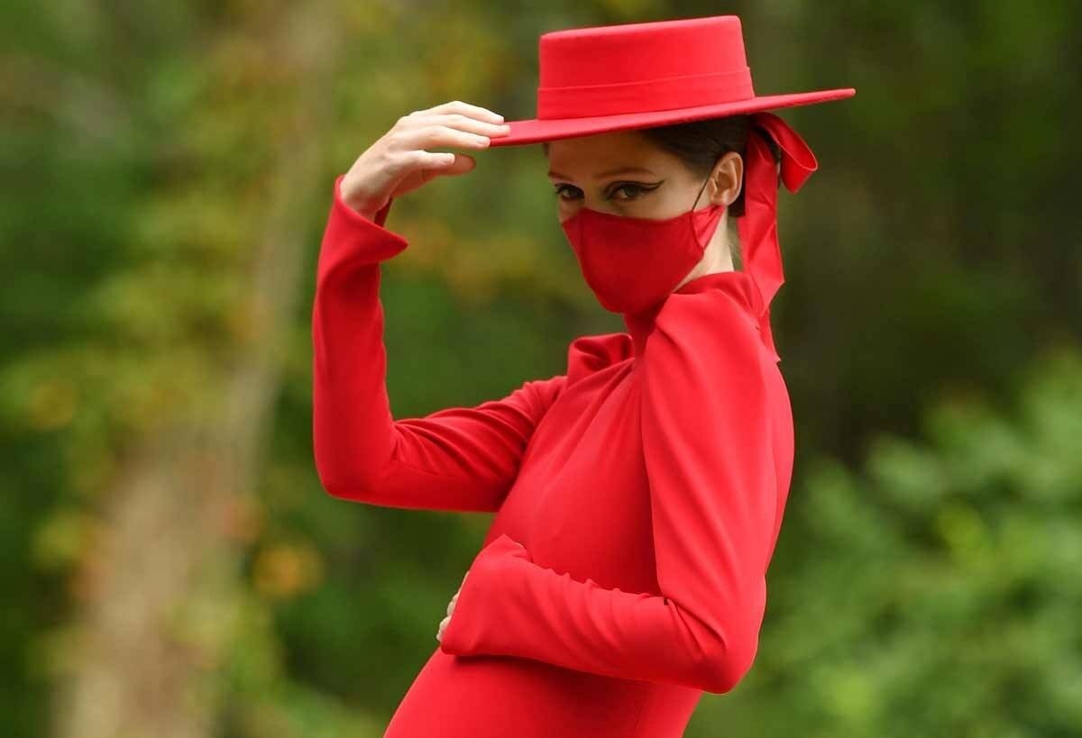 Man catwalk duoi nuoc cua sieu mau Coco Rocha hinh anh