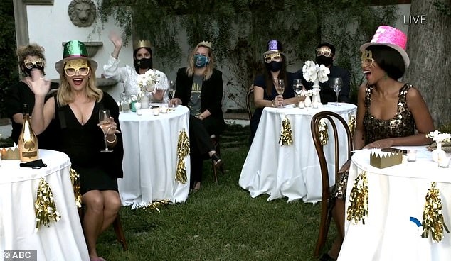 jennifer aniston du emmy awards anh 9