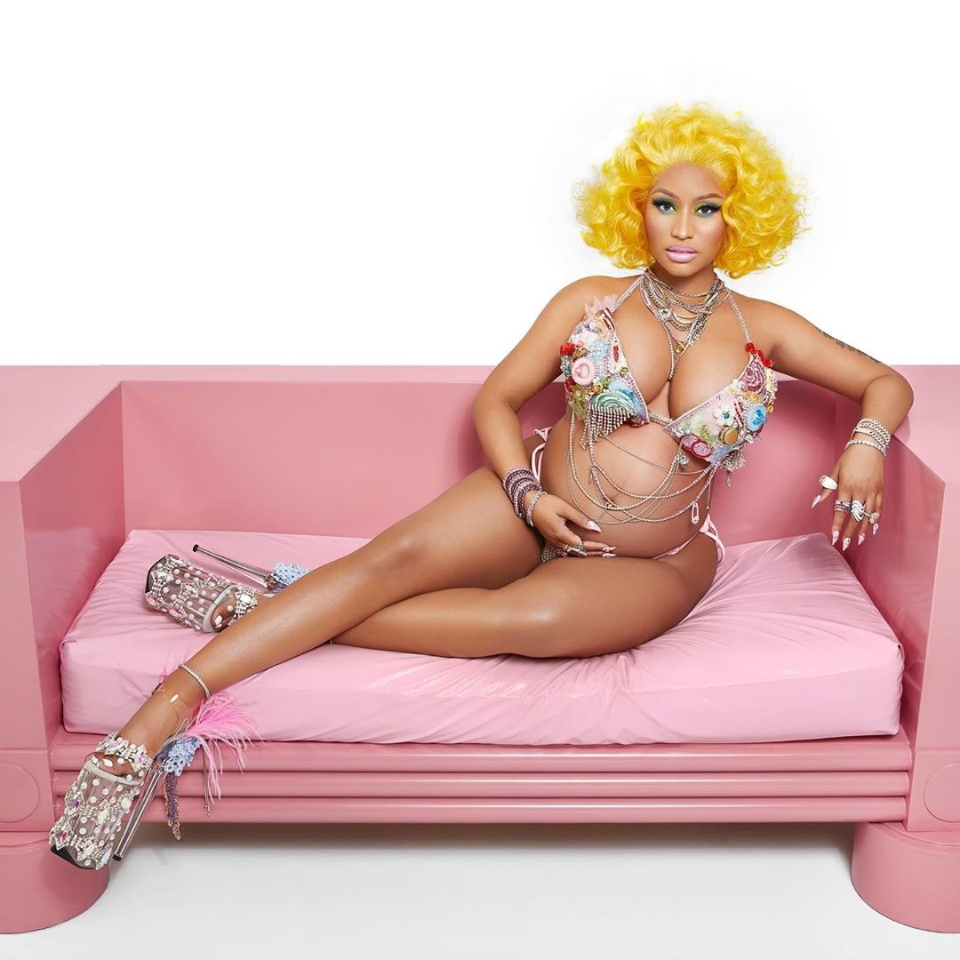 Nicki Minaj sinh con dau long anh 1