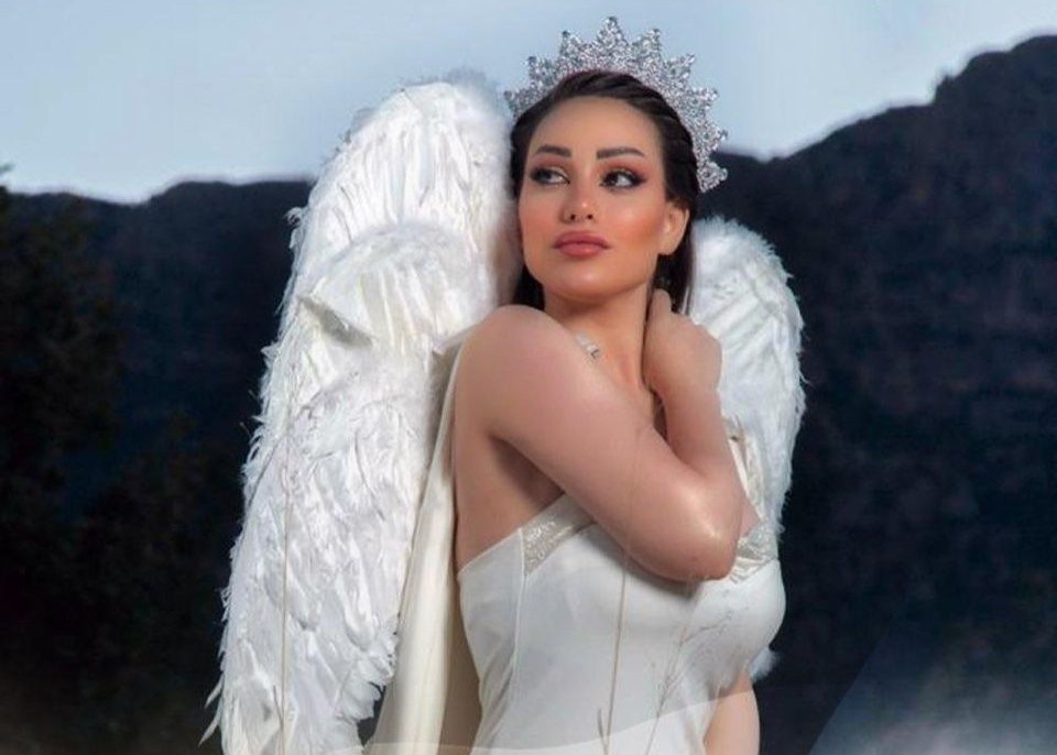 Thi sinh Hoa hau Trai Dat dien trang phuc thien than hinh anh