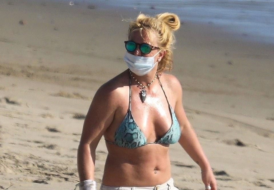 Britney Spears du lich mot minh sau vu kien voi cha ruot hinh anh