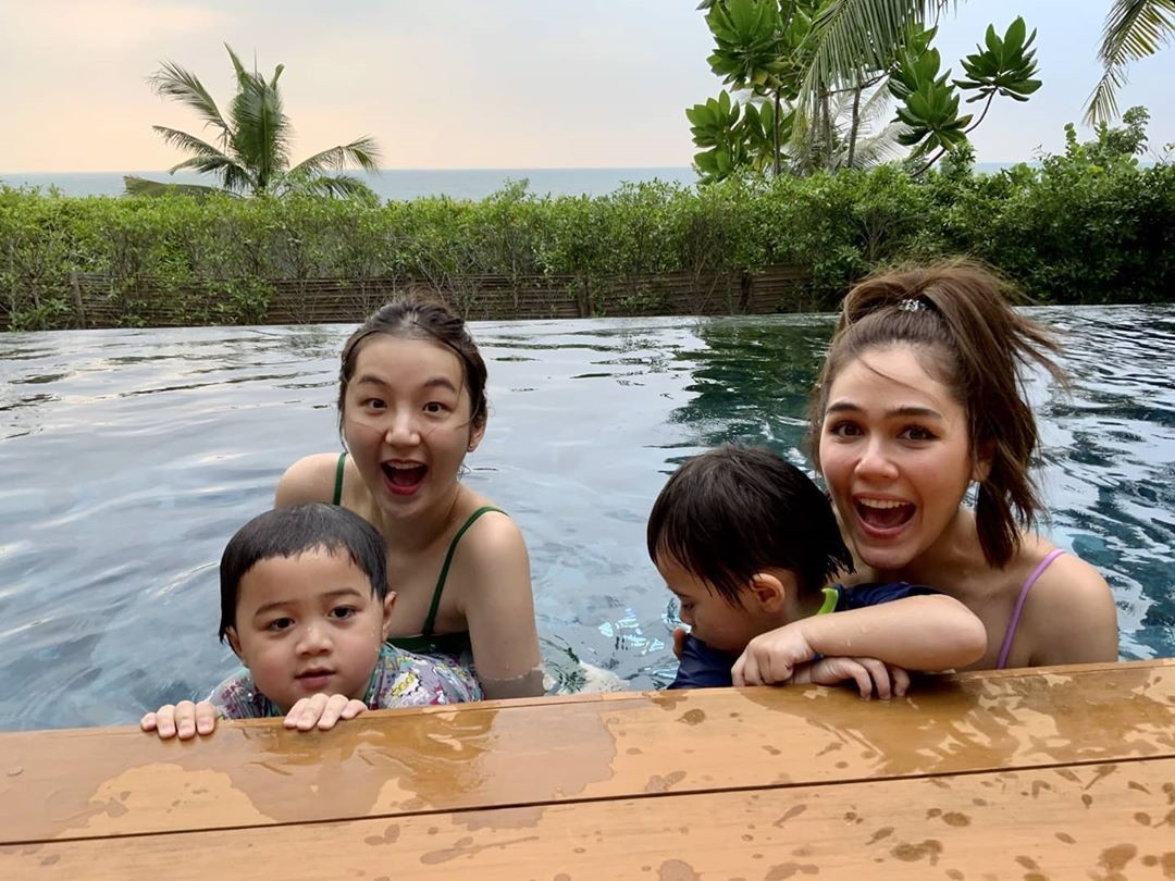 bieu tuong goi cam thai lan Araya A. Hargate anh 1