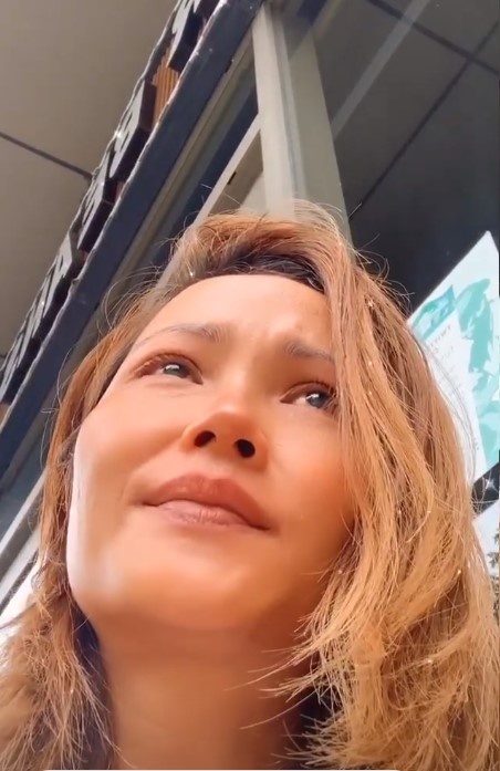 H'Hen Nie khoc khi bi noi keo kiet anh 1