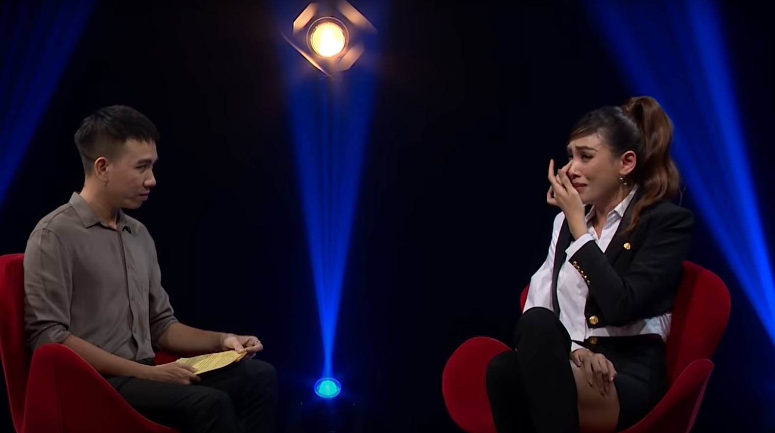 nguoi mau vo hoang yen anh 1