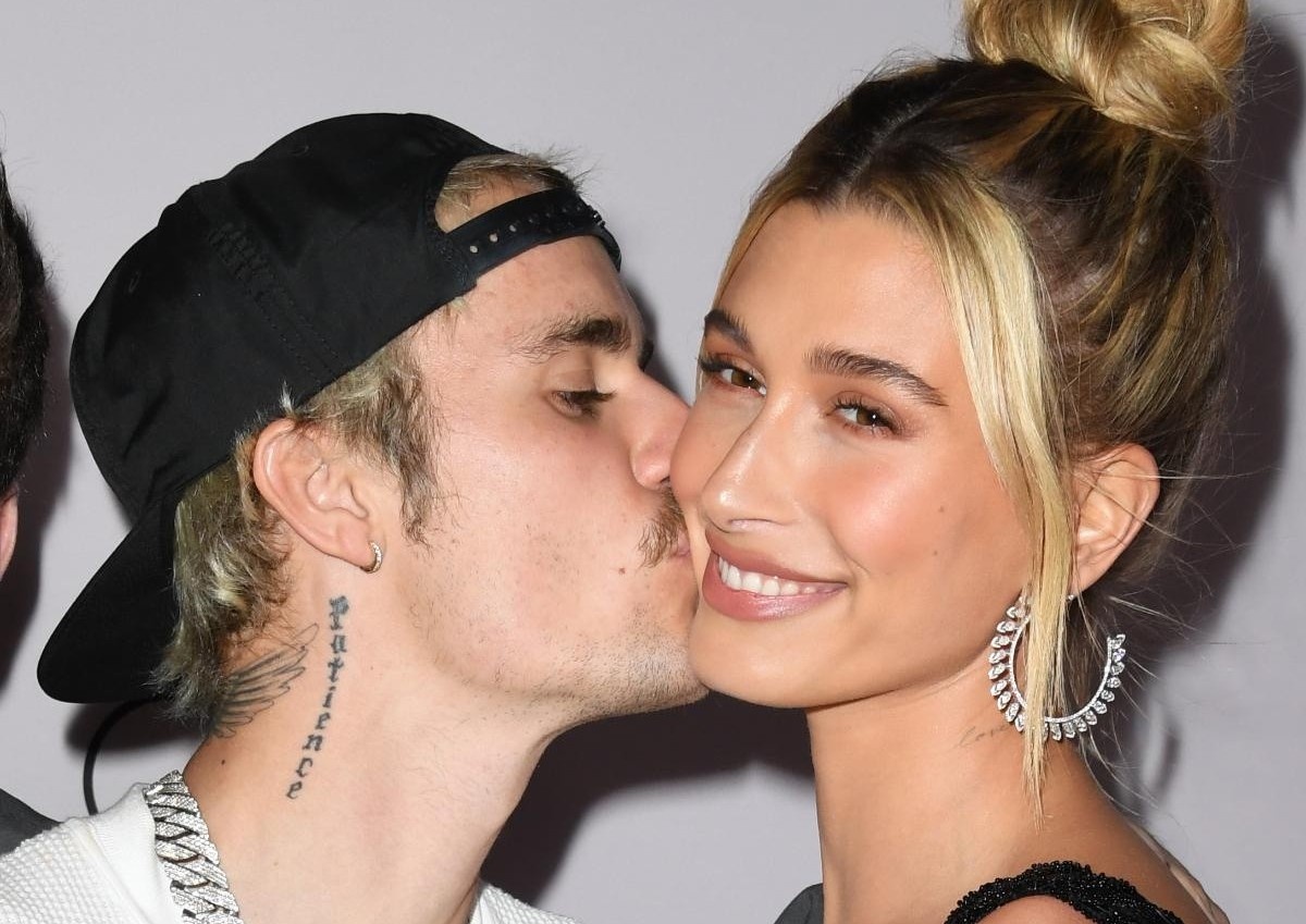 Hailey xam ten Justin Bieber len ngon tay ap ut hinh anh