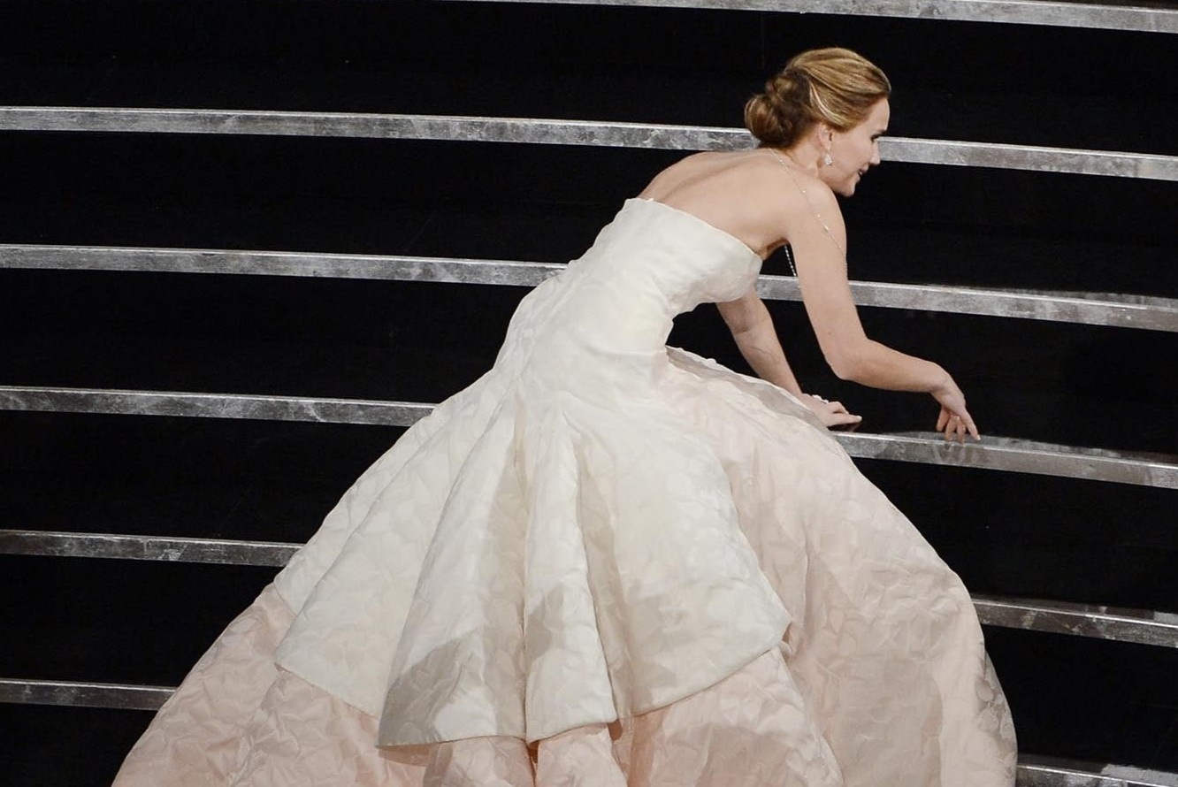 Jennifer Lawrence van xau ho ve cu nga truoc khi nhan giai Oscar hinh anh