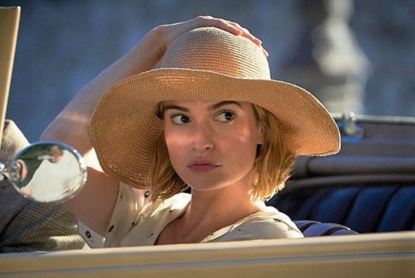 Lily James bi che dien xuat vo hon trong phim moi hinh anh