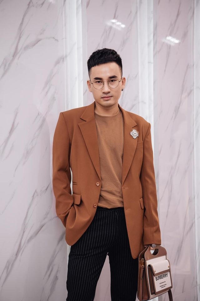 sao viet bo ve giua chung anh 4