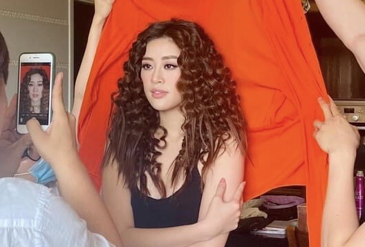 Hinh anh Khanh Van xuat hien tai ban ket Hoa hau My 2020 hinh anh