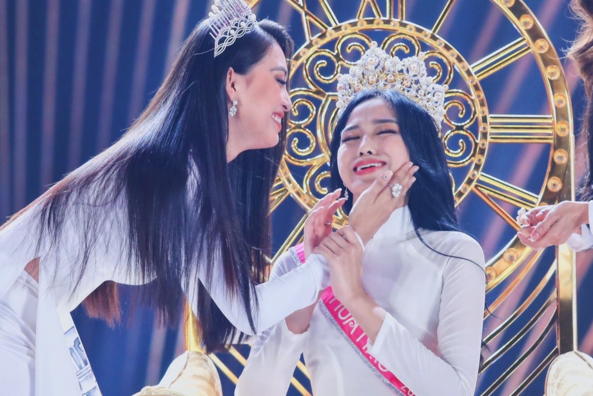 Hoa hau Viet Nam 2020 Do Thi Ha qua loi ke cua nguoi than hinh anh