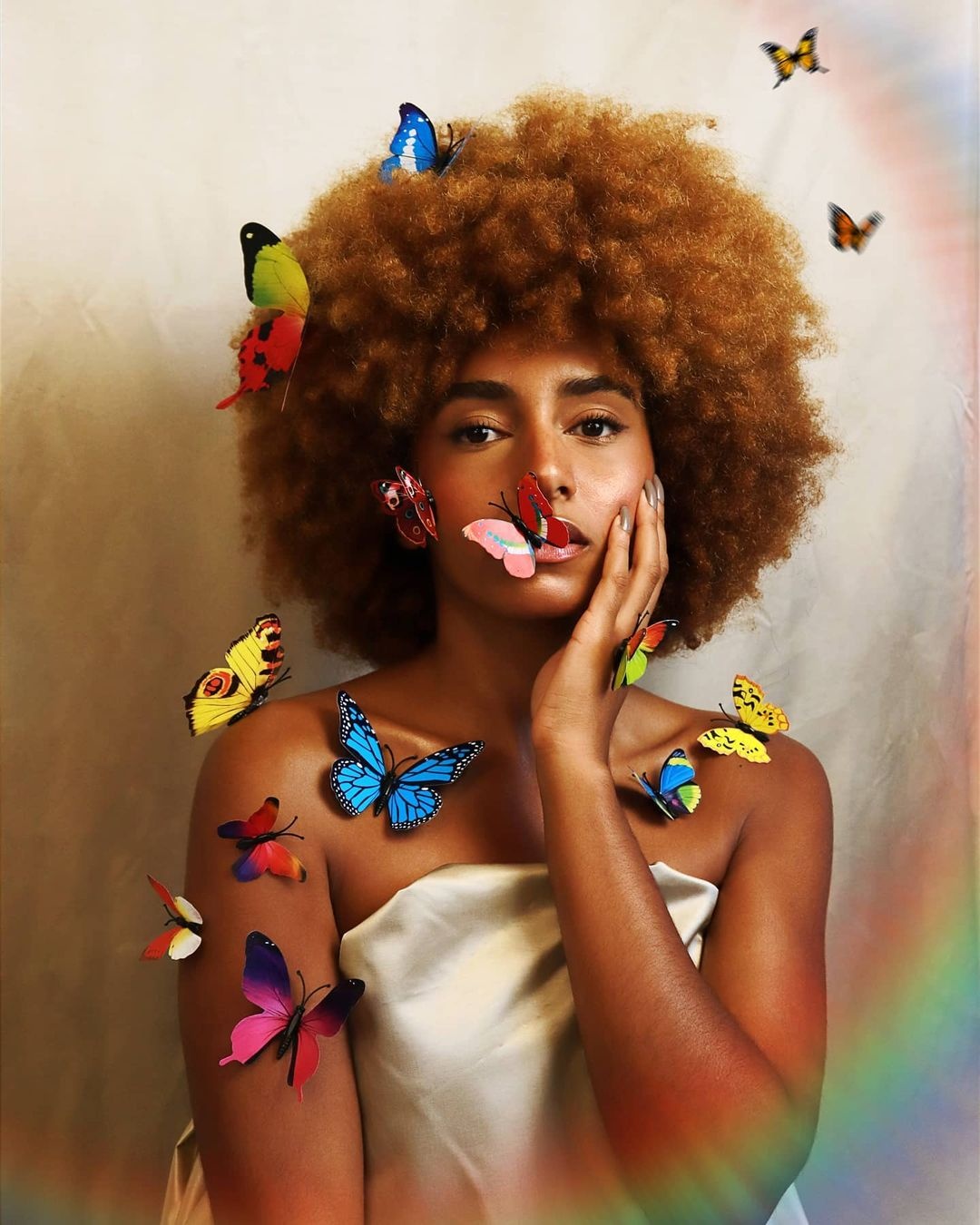 thi sinh hoa hau trai dat mac ao tam anh 4