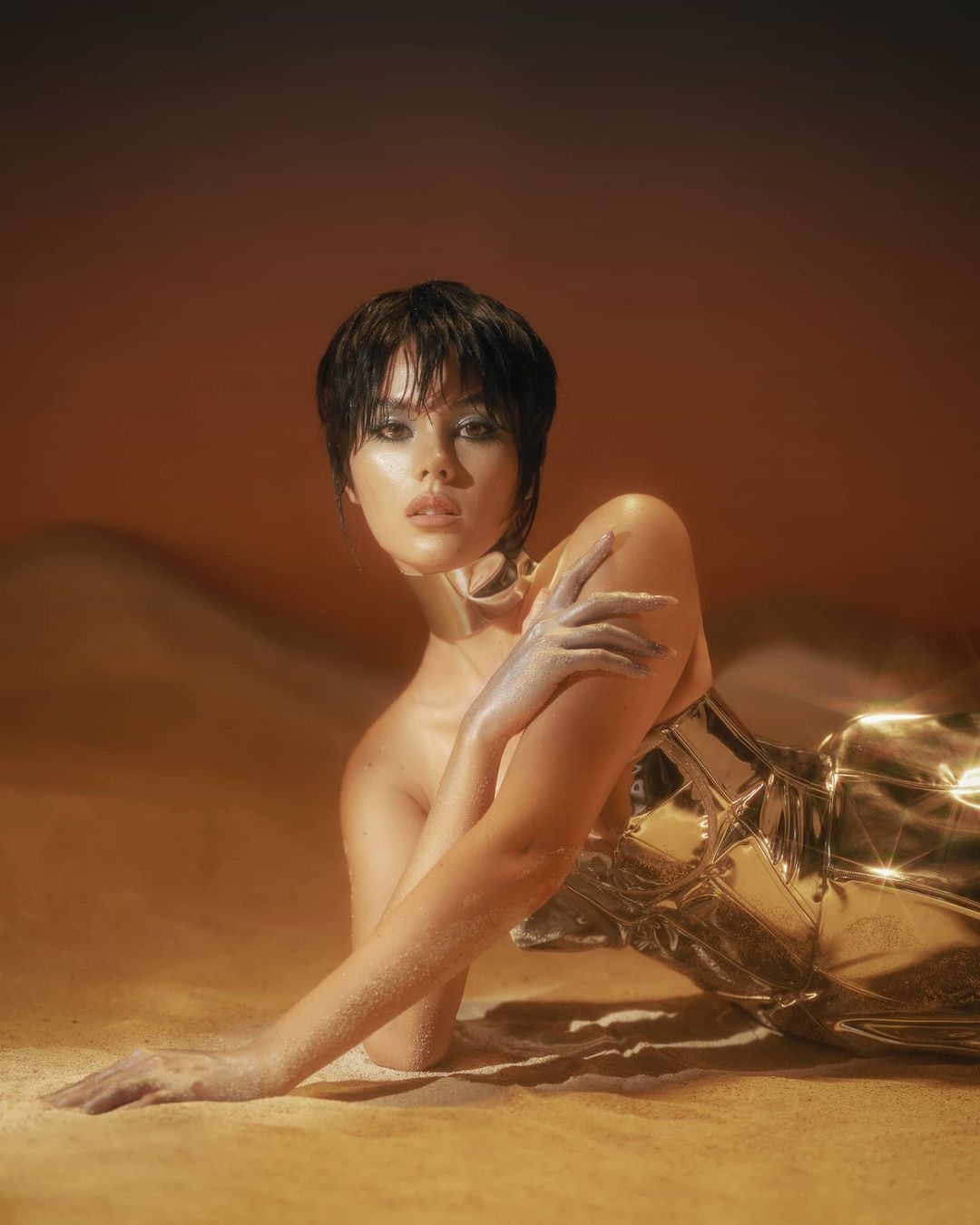 Mat moc cua Hoa hau Hoan vu Catriona Gray anh 4