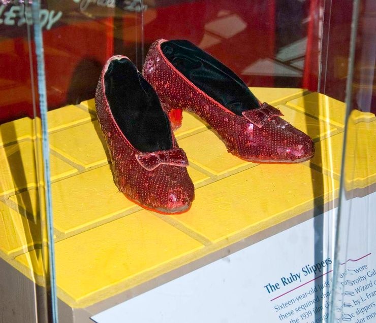 Leonardo DiCaprio tieu 260 trieu USD ra sao? anh 4