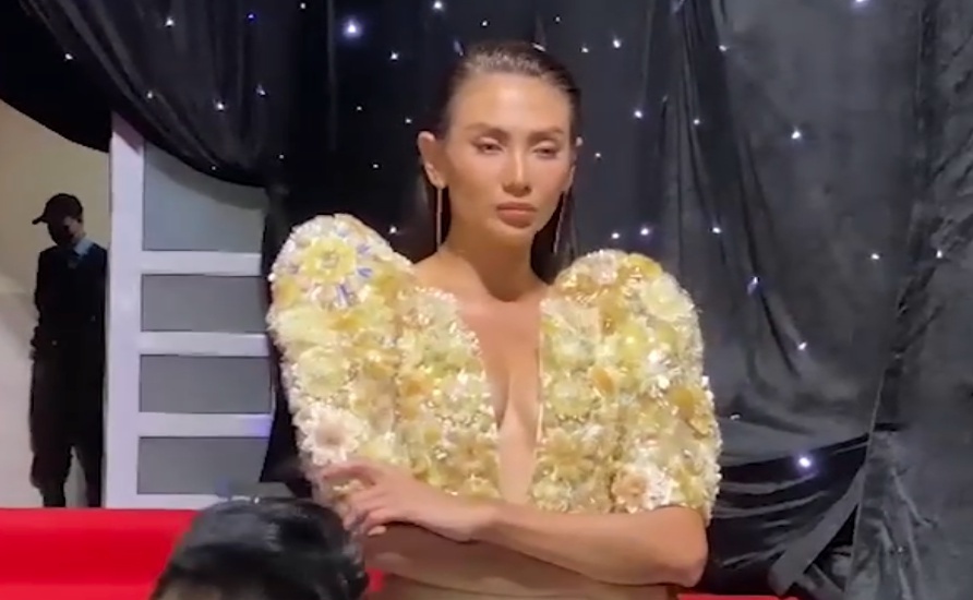 Nhan sac cua Vo Hoang Yen, Hoang Thuy qua camera thuong hinh anh