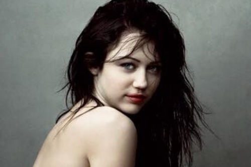 Miley Cyrus khien me tuc gian khi chup anh nude nam 15 tuoi hinh anh