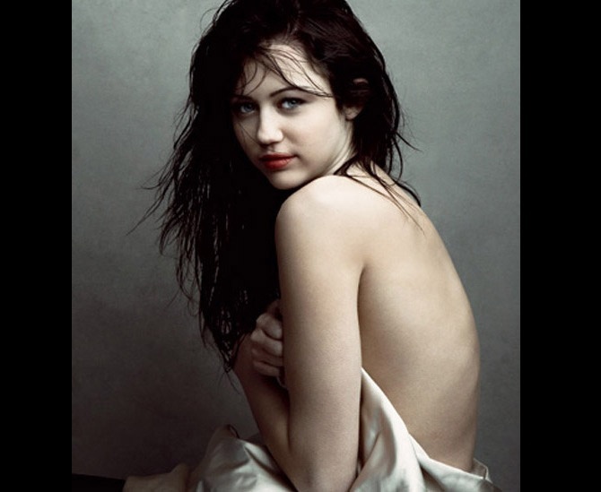 Miley Cyrus khỏa thân ở tuổi 15 ảnh 2 Miley Cyrus khoa than o tuoi 15 anh 2