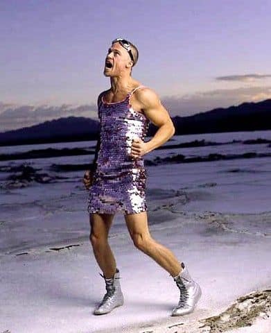 Brad Pitt mặc váy ảnh 4 Brad Pitt mac vay anh 4