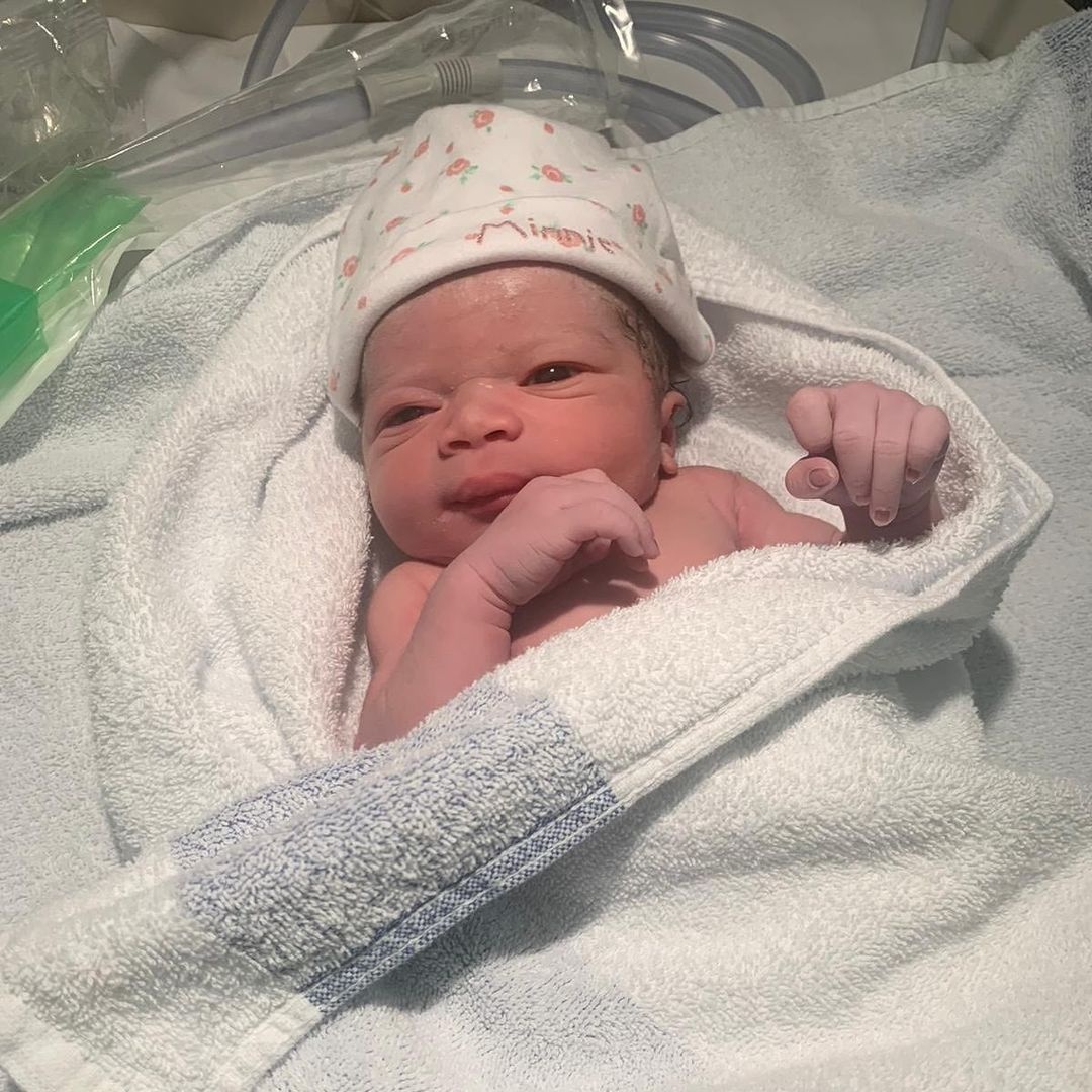 Những sao Hollywood lên chức ông bà khi còn trẻ ảnh 2 Nhung sao Hollywood len chuc ong ba khi con tre anh 2